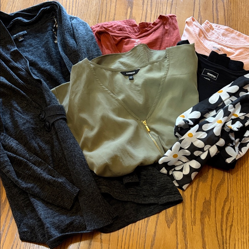 Bundle of Ladies Tops